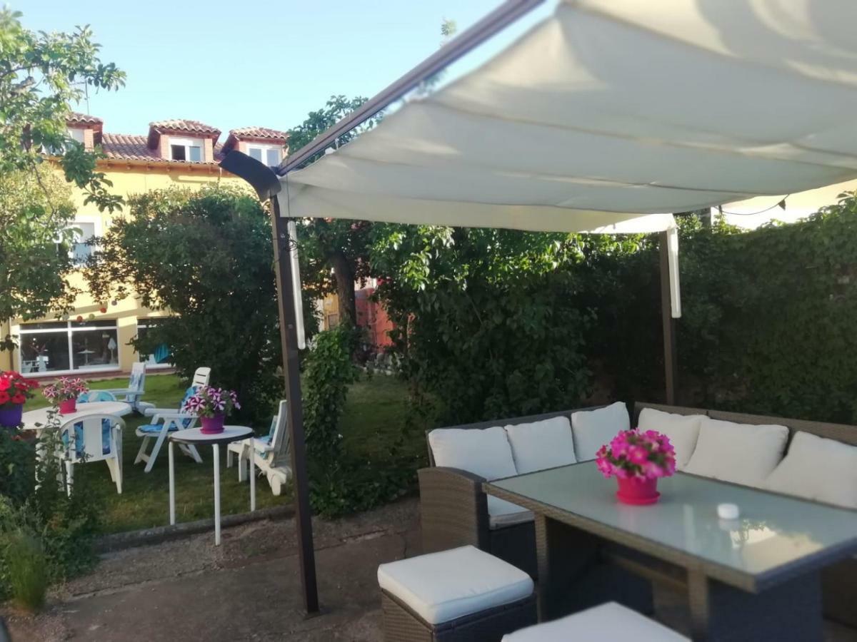 Villa Boleta A 5 Minutos De Leon, Casa Con Jardin San Andrés del Rabanedo Exterior foto